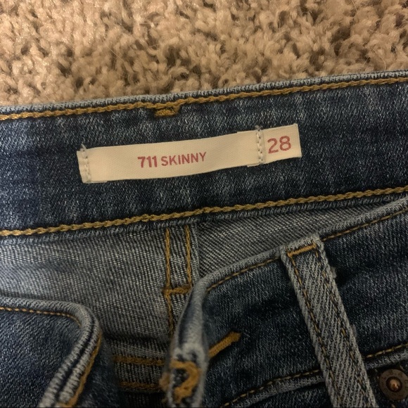 Levi’s 711 Skinny Jeans, raw hem, distressed, 28 - Picture 2 of 9